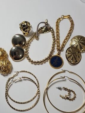 Gold-Tone Mixed Jewelry Set with Navy Medallion Pendant